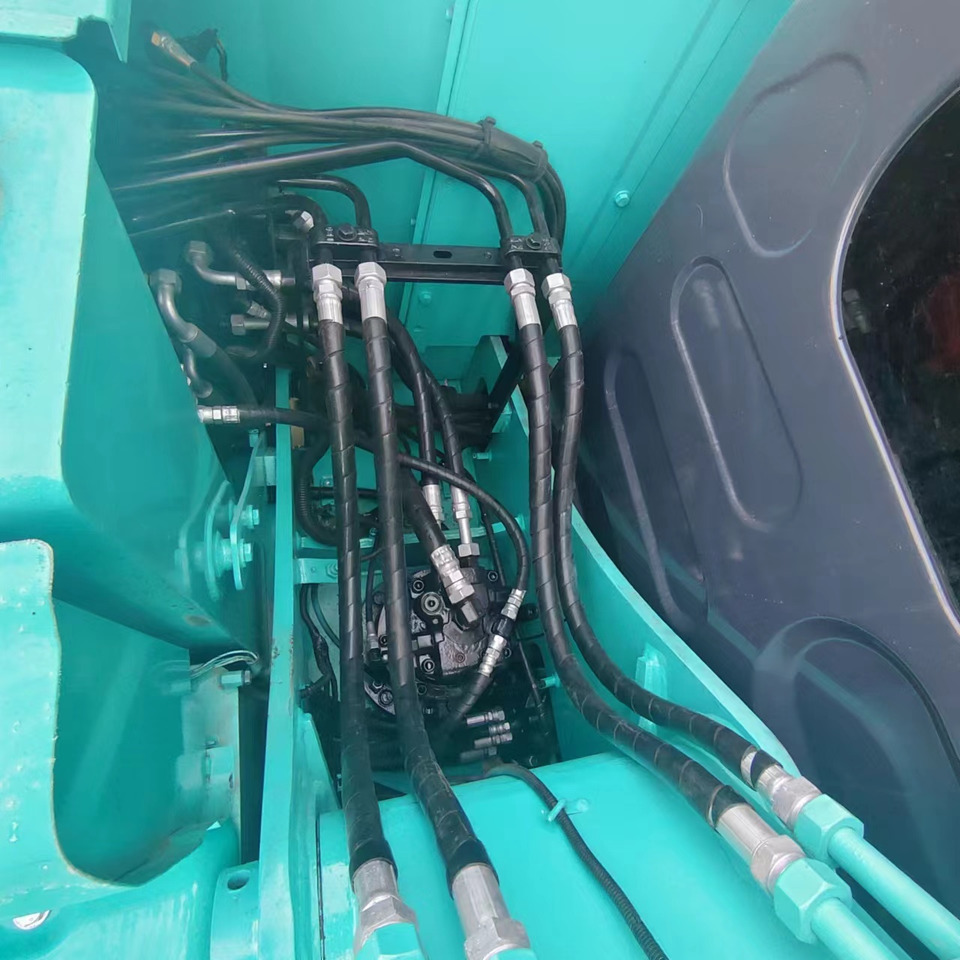 KOBELCO SK75 - حفارات زحافة: صور 3 KOBELCO SK75 - حفارات زحافة: صور 3