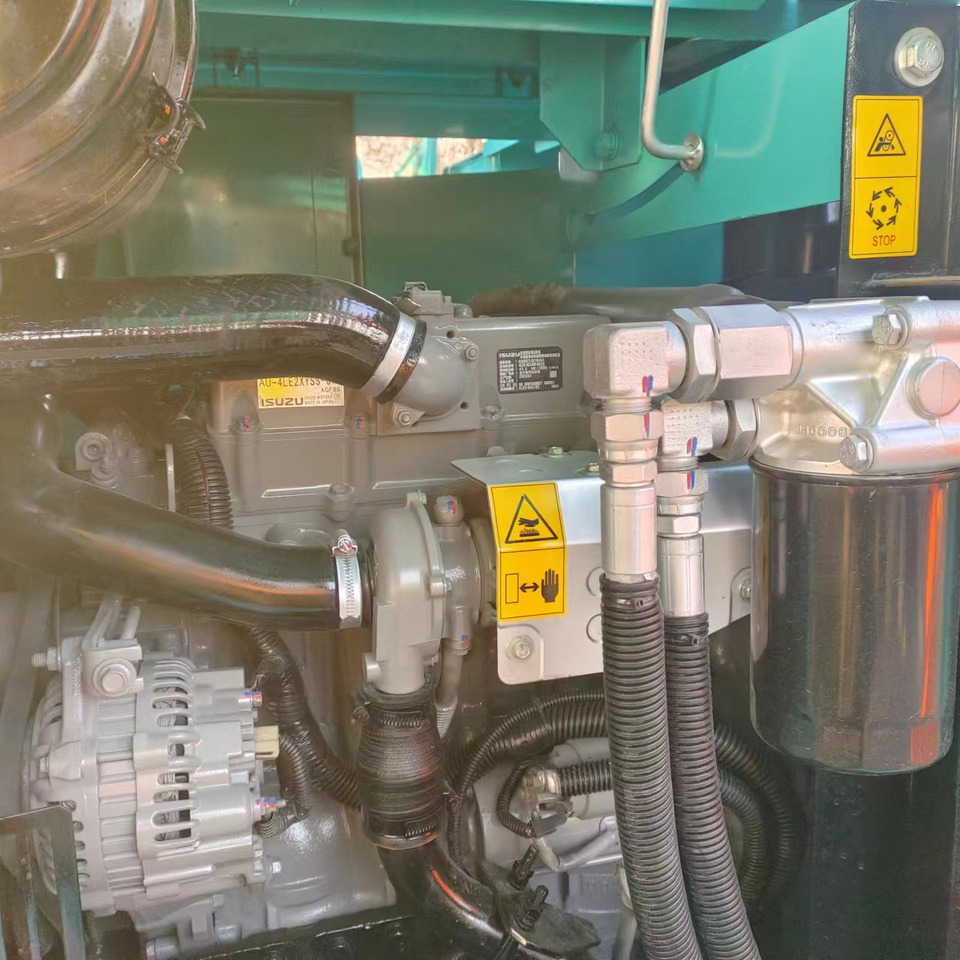 KOBELCO SK75 - حفارات زحافة: صور 5 KOBELCO SK75 - حفارات زحافة: صور 5