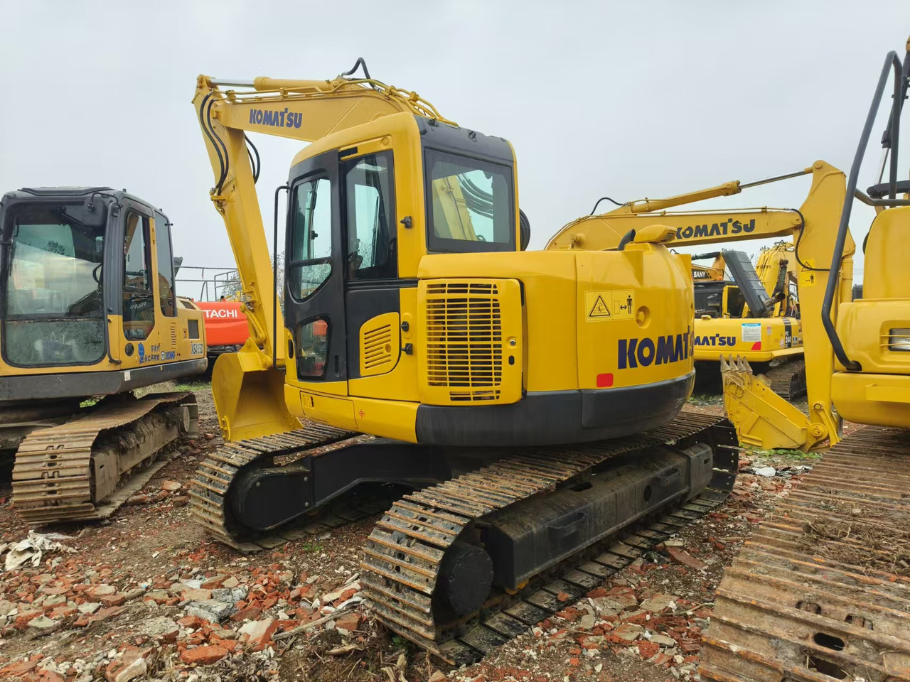 KOMATSU PC138US - حفارات زحافة: صور 3 KOMATSU PC138US - حفارات زحافة: صور 3