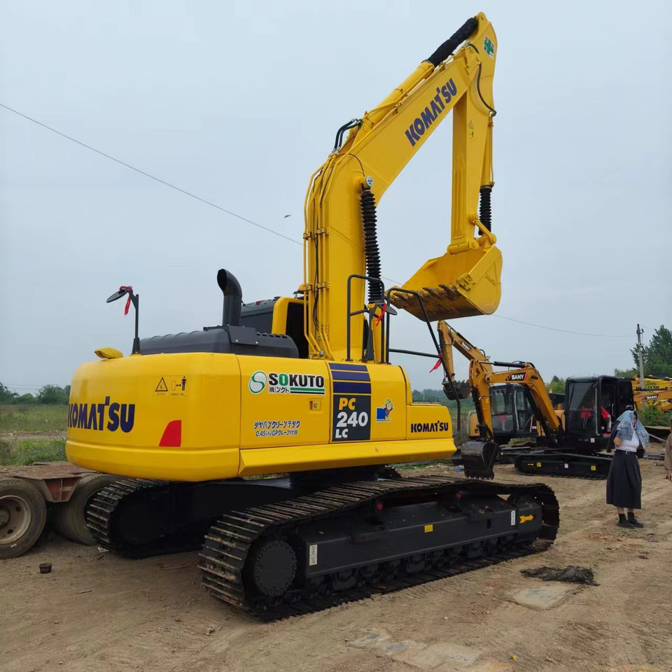 KOMATSU PC240LC-8 - حفارات زحافة: صور 3 KOMATSU PC240LC-8 - حفارات زحافة: صور 3