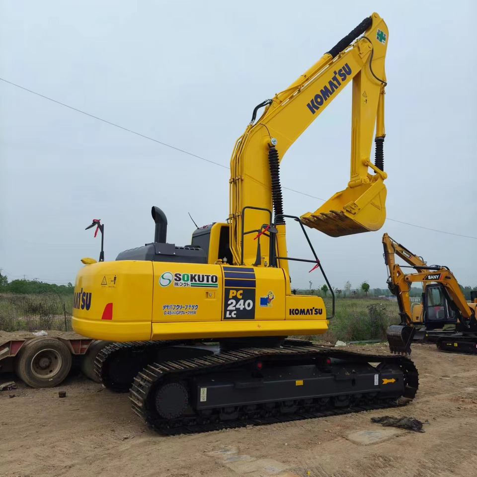 KOMATSU PC240LC-8 - حفارات زحافة: صور 1 KOMATSU PC240LC-8 - حفارات زحافة: صور 1