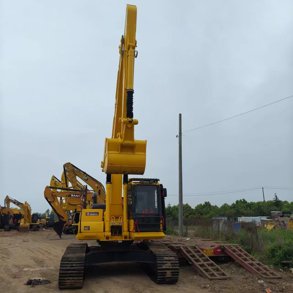 KOMATSU PC240LC-8 - حفارات زحافة: صور 5 KOMATSU PC240LC-8 - حفارات زحافة: صور 5