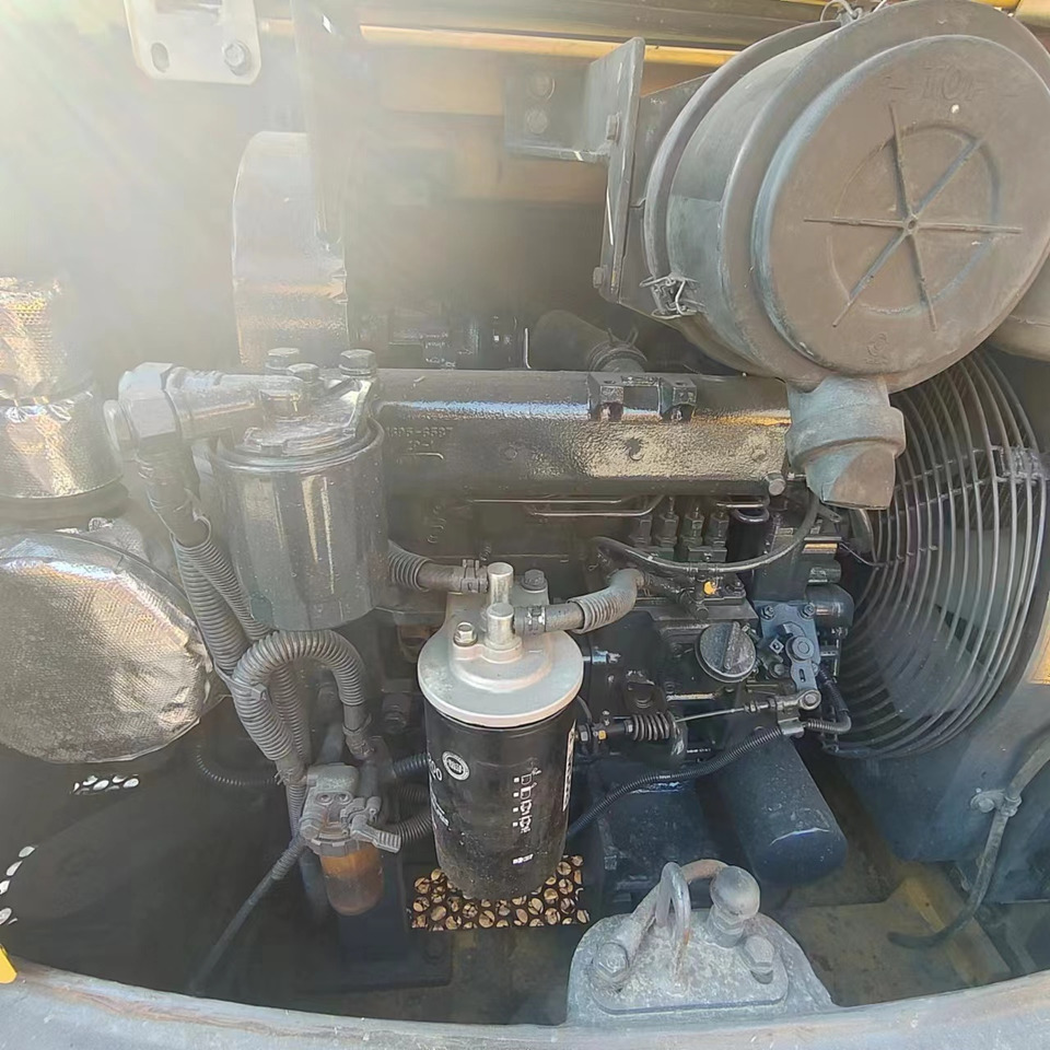 KOMATSU PC56 - حفارات زحافة: صور 3 KOMATSU PC56 - حفارات زحافة: صور 3