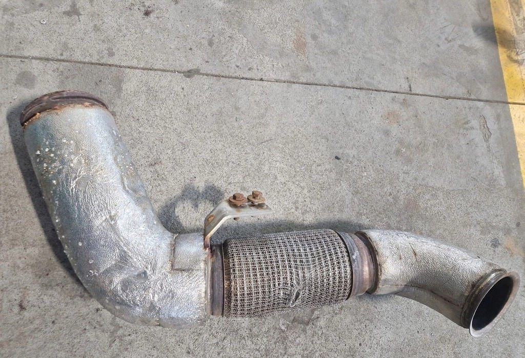 FORD FC46-5A212-AA - ماسورة العادم: صور 2 FORD FC46-5A212-AA - ماسورة العادم: صور 2