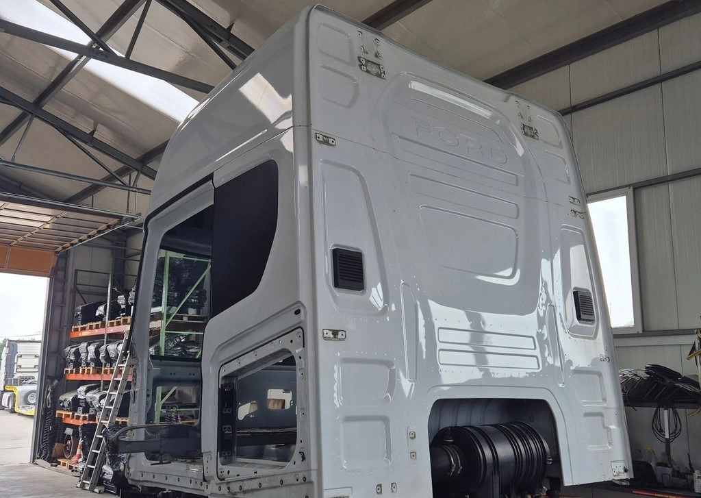 FORD GOŁA SZKIELET KABINY FORD F-MAX 500 TRUCKS EURO 6 - الكبائن: صور 4 FORD GOŁA SZKIELET KABINY FORD F-MAX 500 TRUCKS EURO 6 - الكبائن: صور 4