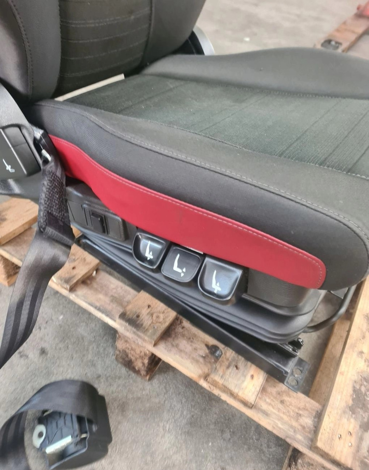 مقاعد السيارات FOTEL PASAŻERA PRAWY PNEUMATYCZNY NISKA PODSTAWA VOLVO FH 4 FM 4: صور 6