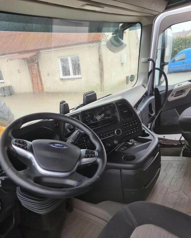 الكبائن KOMPLETNA FORD F-MAX TRUCKS CARGO 500: صور 11
