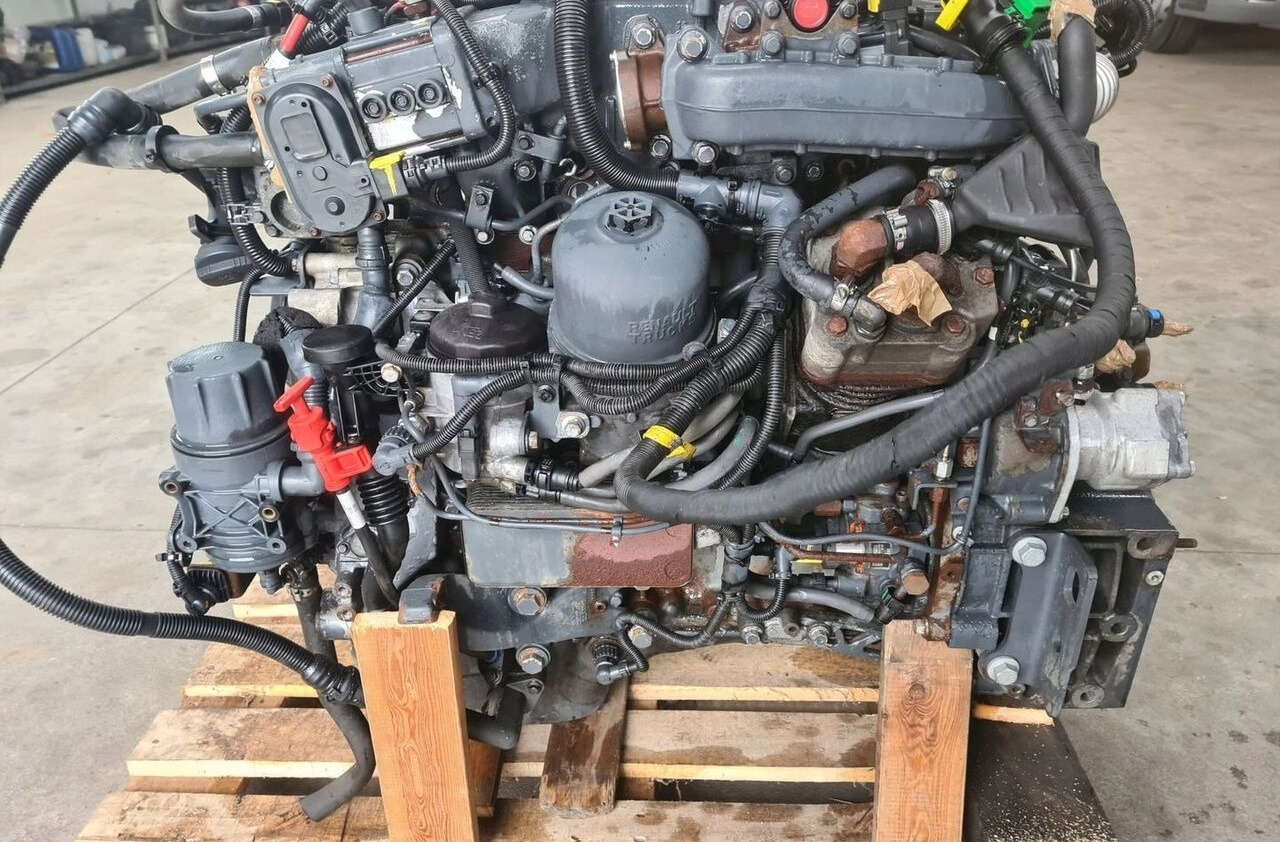 المحرك - شاحنة Renault D12 240 DTI5   Renault D12 GAMA D: صور 10