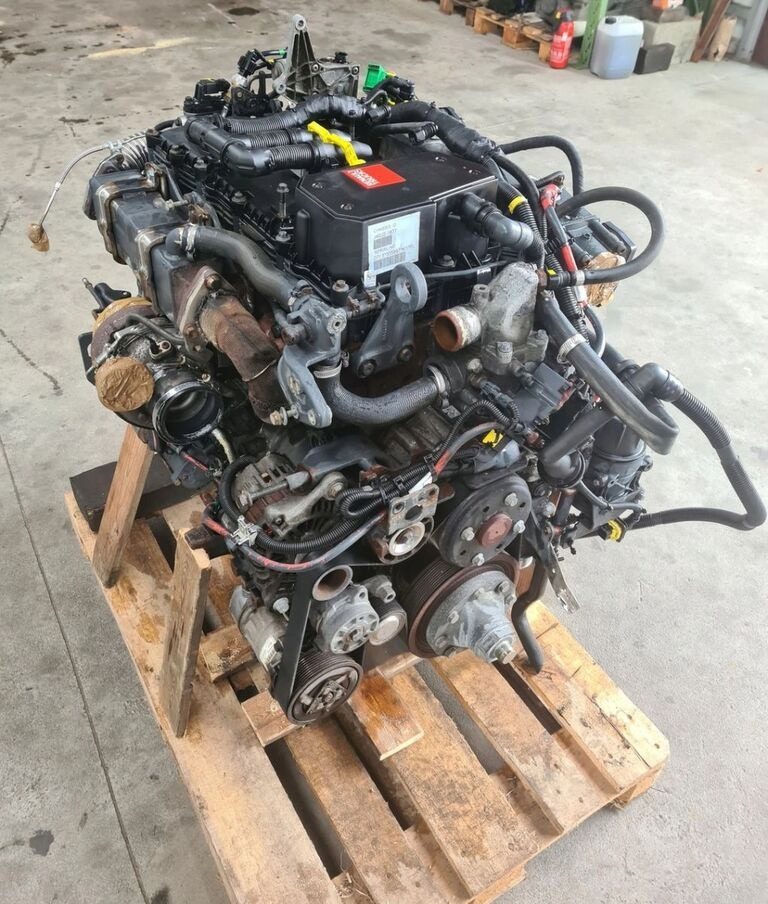 المحرك - شاحنة Renault D12 240 DTI5   Renault D12 GAMA D: صور 9