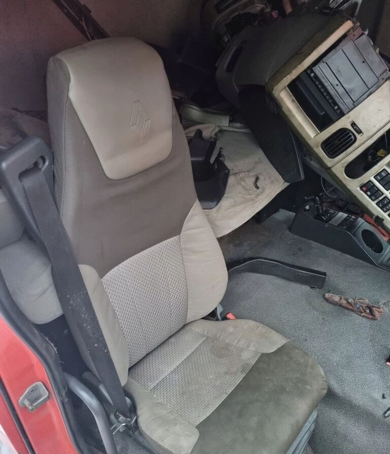 Renault PREMIUM DXI Renault - مقاعد السيارات - شاحنة: صور 1 Renault PREMIUM DXI Renault - مقاعد السيارات - شاحنة: صور 1