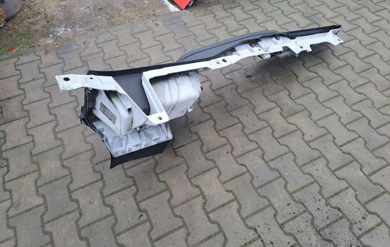 Renault STOPNICA GÓRNA STOPIEŃ PRAWY RENAULT GAMA T RANGE - خطوة جانبية - شاحنة: صور 4 Renault STOPNICA GÓRNA STOPIEŃ PRAWY RENAULT GAMA T RANGE - خطوة جانبية - شاحنة: صور 4
