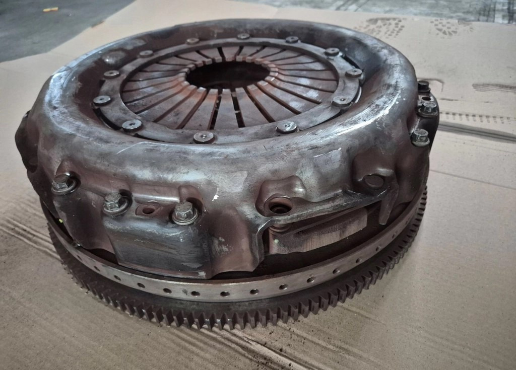 SPRZĘGŁO KOMPLETNE TARCZA DOCISK KOŁO FORD F-MAX TRUCKS 500 CARGO 3400 700 687 Numery katalogowe zamienników KAWE 7245101 - القابض و قطع الغيار: صور 2 SPRZĘGŁO KOMPLETNE TARCZA DOCISK KOŁO FORD F-MAX TRUCKS 500 CARGO 3400 700 687 Numery katalogowe zamienników KAWE 7245101 - القابض و قطع الغيار: صور 2