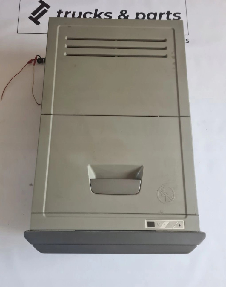 VOLVO LODÓWKA CHŁODZIARKA VOLVO FH 13 LIFT - الكابينة والداخلية - شاحنة: صور 4 VOLVO LODÓWKA CHŁODZIARKA VOLVO FH 13 LIFT - الكابينة والداخلية - شاحنة: صور 4