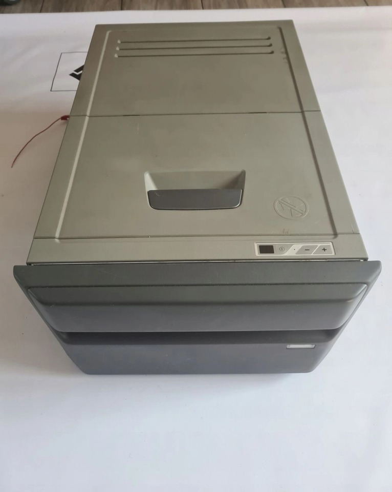 VOLVO LODÓWKA CHŁODZIARKA VOLVO FH 13 LIFT - الكابينة والداخلية - شاحنة: صور 2 VOLVO LODÓWKA CHŁODZIARKA VOLVO FH 13 LIFT - الكابينة والداخلية - شاحنة: صور 2