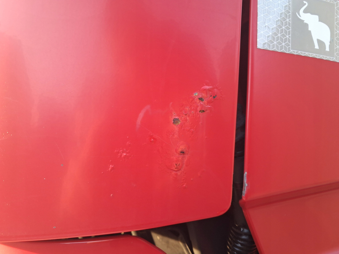 VOLVO MASKA KOMPLETNA GÓRNA ATRAPA KABINY VOLVO FM 4 FMX EURO 6 - هود - شاحنة: صور 3 VOLVO MASKA KOMPLETNA GÓRNA ATRAPA KABINY VOLVO FM 4 FMX EURO 6 - هود - شاحنة: صور 3