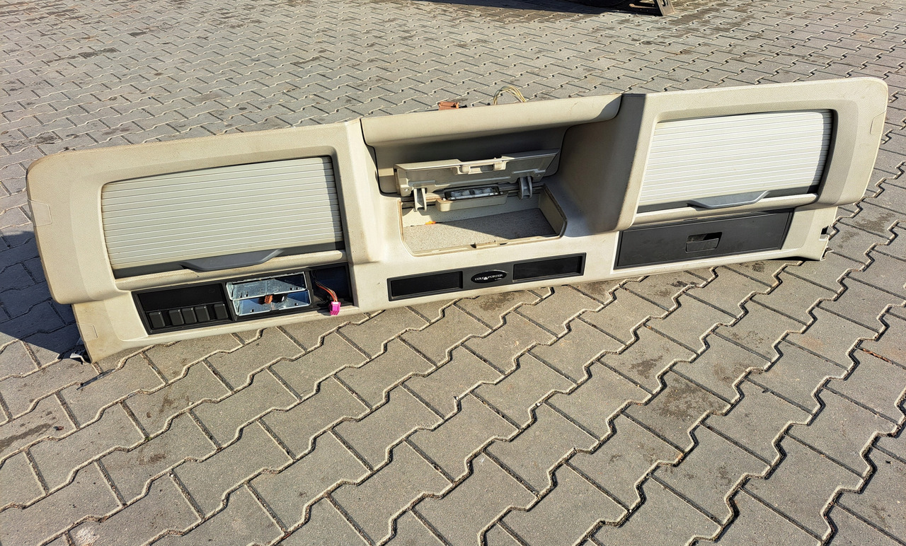 VOLVO PÓŁKA KONSOLA GÓRNA SCHOWEK VOLVO FM FH 13 LIFT GLOBETROTTER - لوحة القيادة - شاحنة: صور 1 VOLVO PÓŁKA KONSOLA GÓRNA SCHOWEK VOLVO FM FH 13 LIFT GLOBETROTTER - لوحة القيادة - شاحنة: صور 1