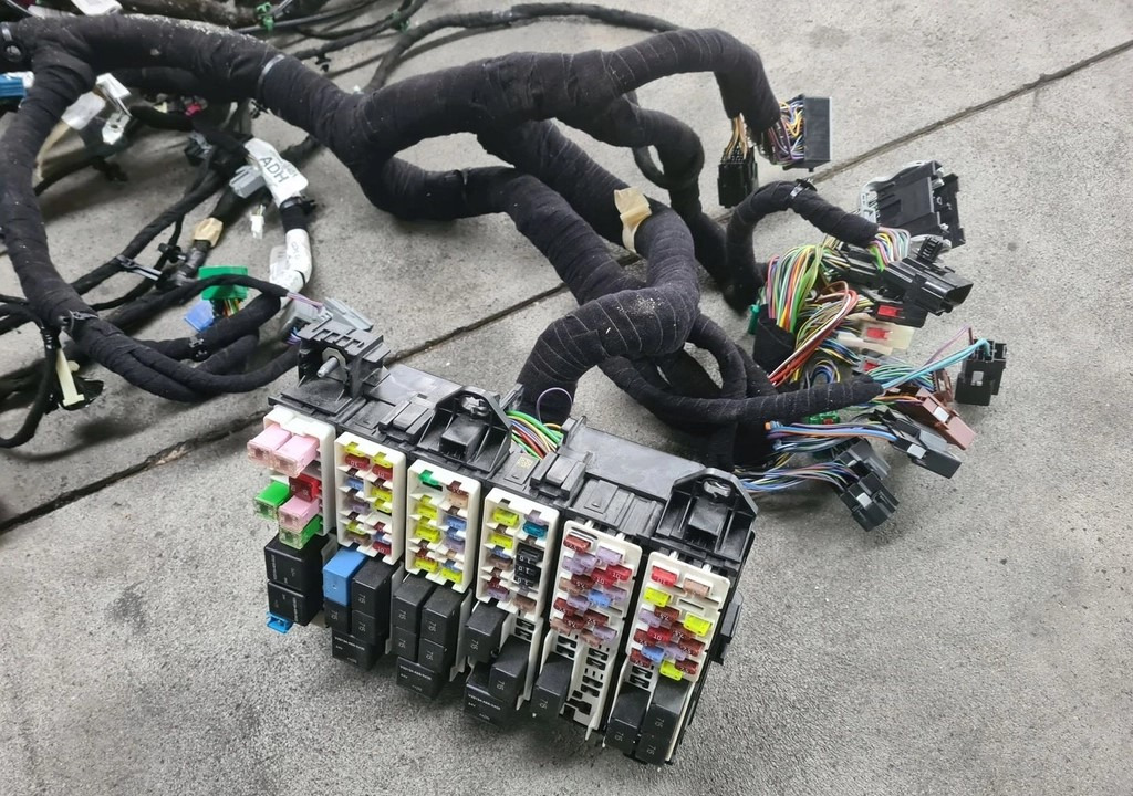 WIĄZKA INSTALACJA KABINY KONSOLI DESKI ROZDZIELCZEJ FORD F-MAX 500 TRUCKS - الكابلات / الأسلاك: صور 5 WIĄZKA INSTALACJA KABINY KONSOLI DESKI ROZDZIELCZEJ FORD F-MAX 500 TRUCKS - الكابلات / الأسلاك: صور 5