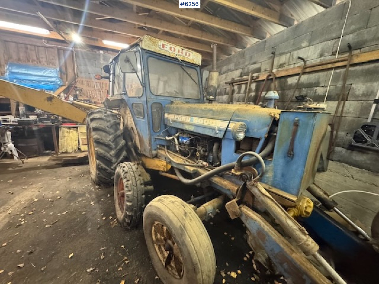 1968 Ford 5000 w/ digger, front cutter and 3 buckets! - جرار: صور 5 1968 Ford 5000 w/ digger, front cutter and 3 buckets! - جرار: صور 5