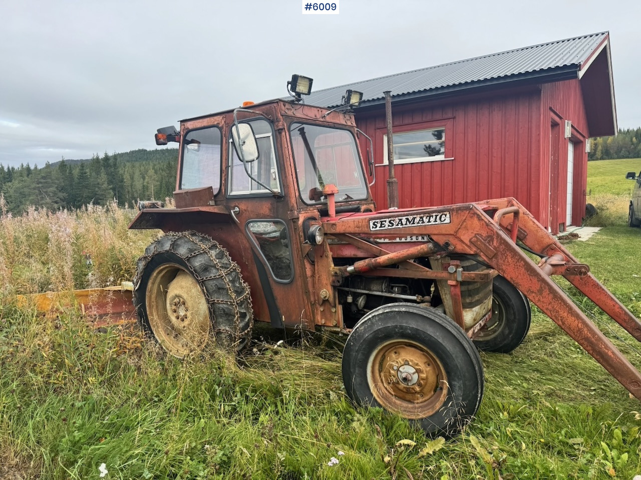 1971 Massey-Ferguson 135 incl. front loader, bucket, rear scraper, and log splitter/firewood machine - جرار: صور 2 1971 Massey-Ferguson 135 incl. front loader, bucket, rear scraper, and log splitter/firewood machine - جرار: صور 2