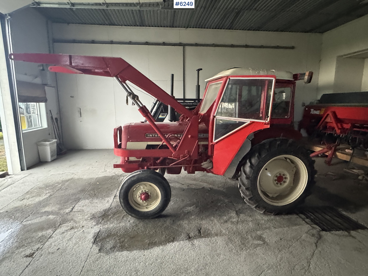 1973 International 444 w/ Bjørnerud loader and bucket. WATCH VIDEO - جرار: صور 2 1973 International 444 w/ Bjørnerud loader and bucket. WATCH VIDEO - جرار: صور 2