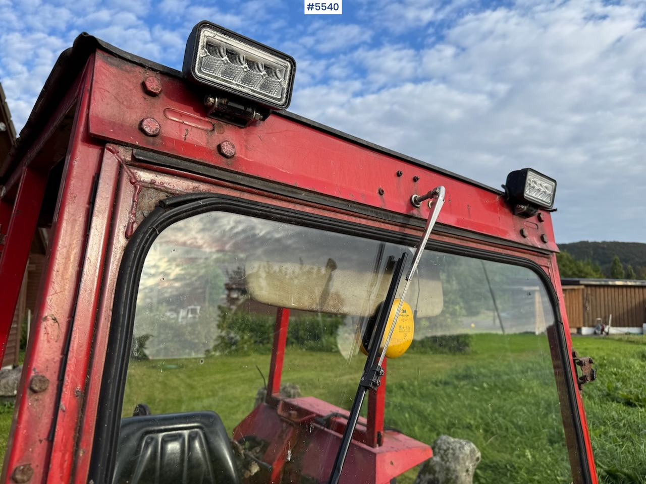 جرار 1982 Massey Ferguson 235 w/front loader.: صور 10