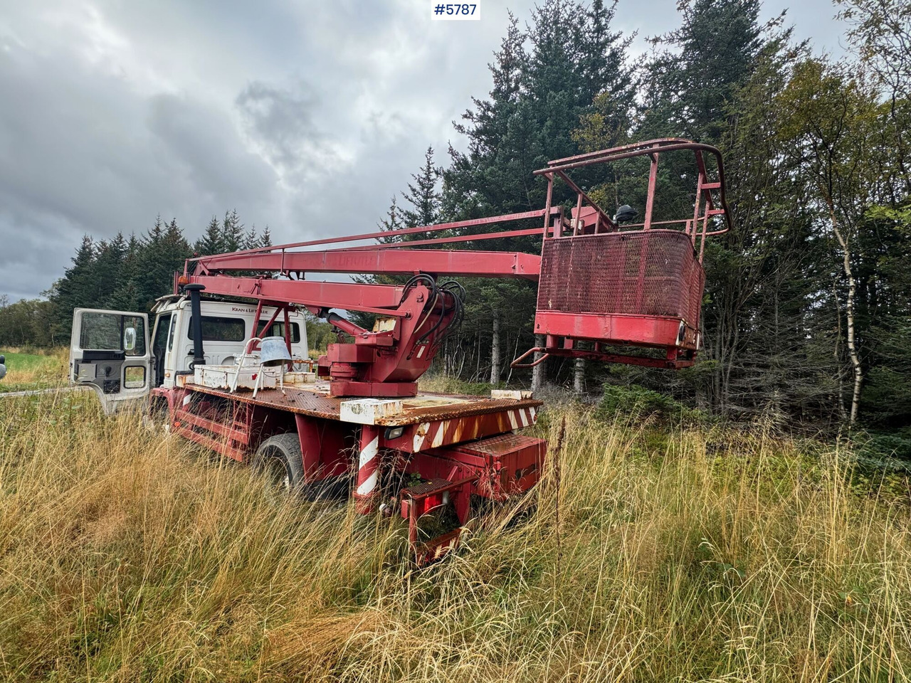 1986 Volvo FL614 with Lift. SEE VIDEO! - مصاعد الازدهار محمولة على شاحنة: صور 5 1986 Volvo FL614 with Lift. SEE VIDEO! - مصاعد الازدهار محمولة على شاحنة: صور 5