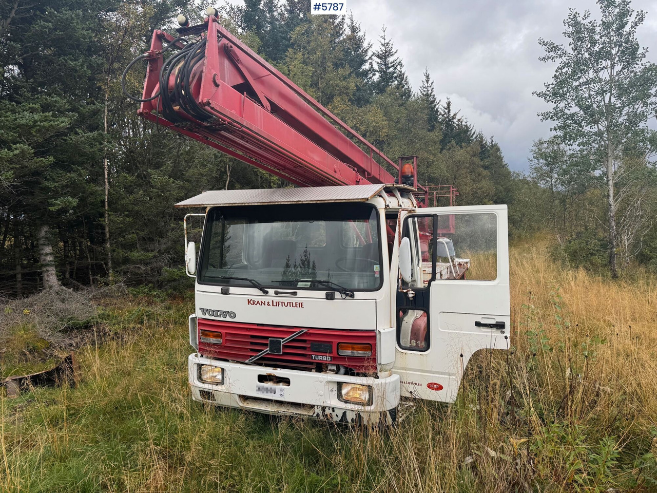 1986 Volvo FL614 with Lift. SEE VIDEO! - مصاعد الازدهار محمولة على شاحنة: صور 2 1986 Volvo FL614 with Lift. SEE VIDEO! - مصاعد الازدهار محمولة على شاحنة: صور 2
