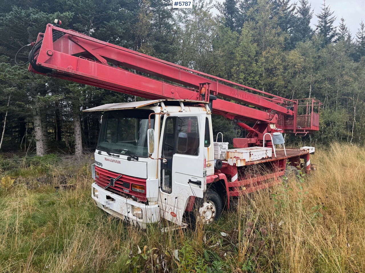 1986 Volvo FL614 with Lift. SEE VIDEO! - مصاعد الازدهار محمولة على شاحنة: صور 1 1986 Volvo FL614 with Lift. SEE VIDEO! - مصاعد الازدهار محمولة على شاحنة: صور 1