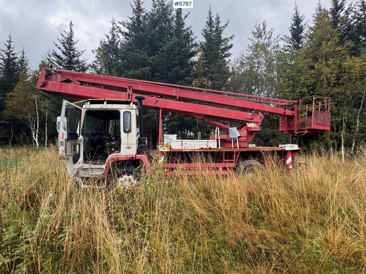 1986 Volvo FL614 with Lift. SEE VIDEO! - مصاعد الازدهار محمولة على شاحنة: صور 3 1986 Volvo FL614 with Lift. SEE VIDEO! - مصاعد الازدهار محمولة على شاحنة: صور 3