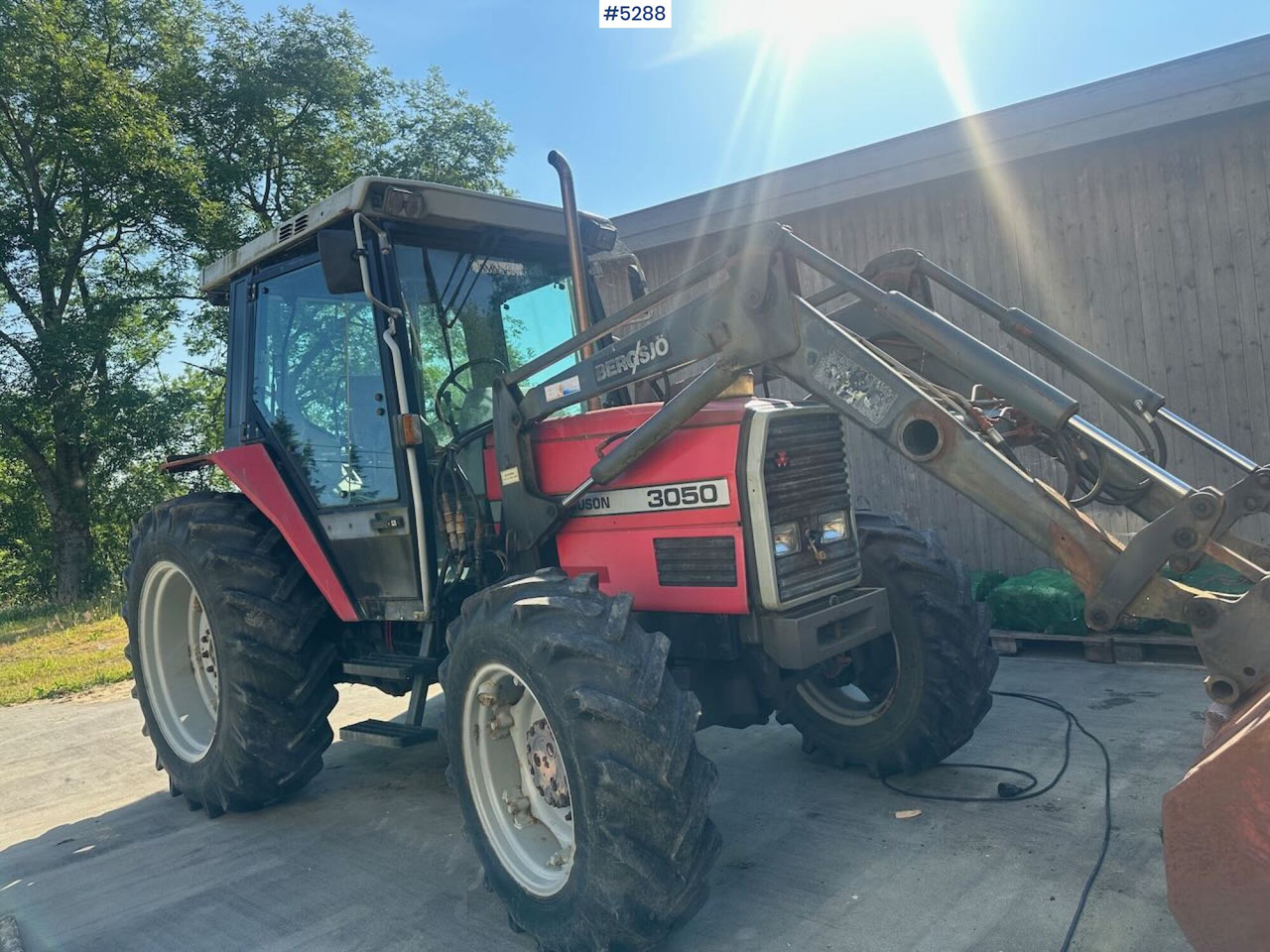 1987 Massey-Ferguson with front loader and round bale lifter. SEE VIDEO. - جرار: صور 2 1987 Massey-Ferguson with front loader and round bale lifter. SEE VIDEO. - جرار: صور 2