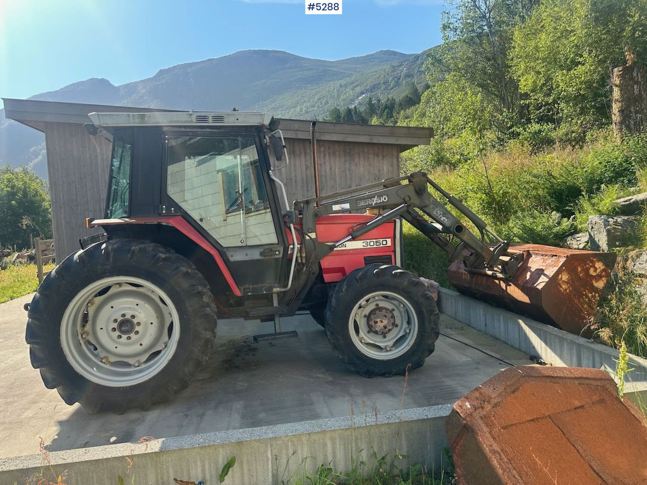 1987 Massey-Ferguson with front loader and round bale lifter. SEE VIDEO. - جرار: صور 4 1987 Massey-Ferguson with front loader and round bale lifter. SEE VIDEO. - جرار: صور 4