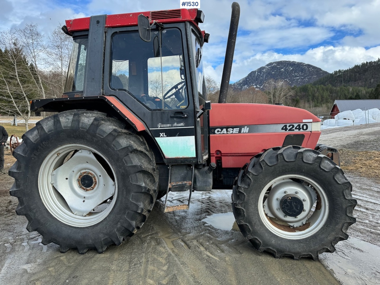 1996 Case CASE IH 4240 XL - جرار: صور 2 1996 Case CASE IH 4240 XL - جرار: صور 2