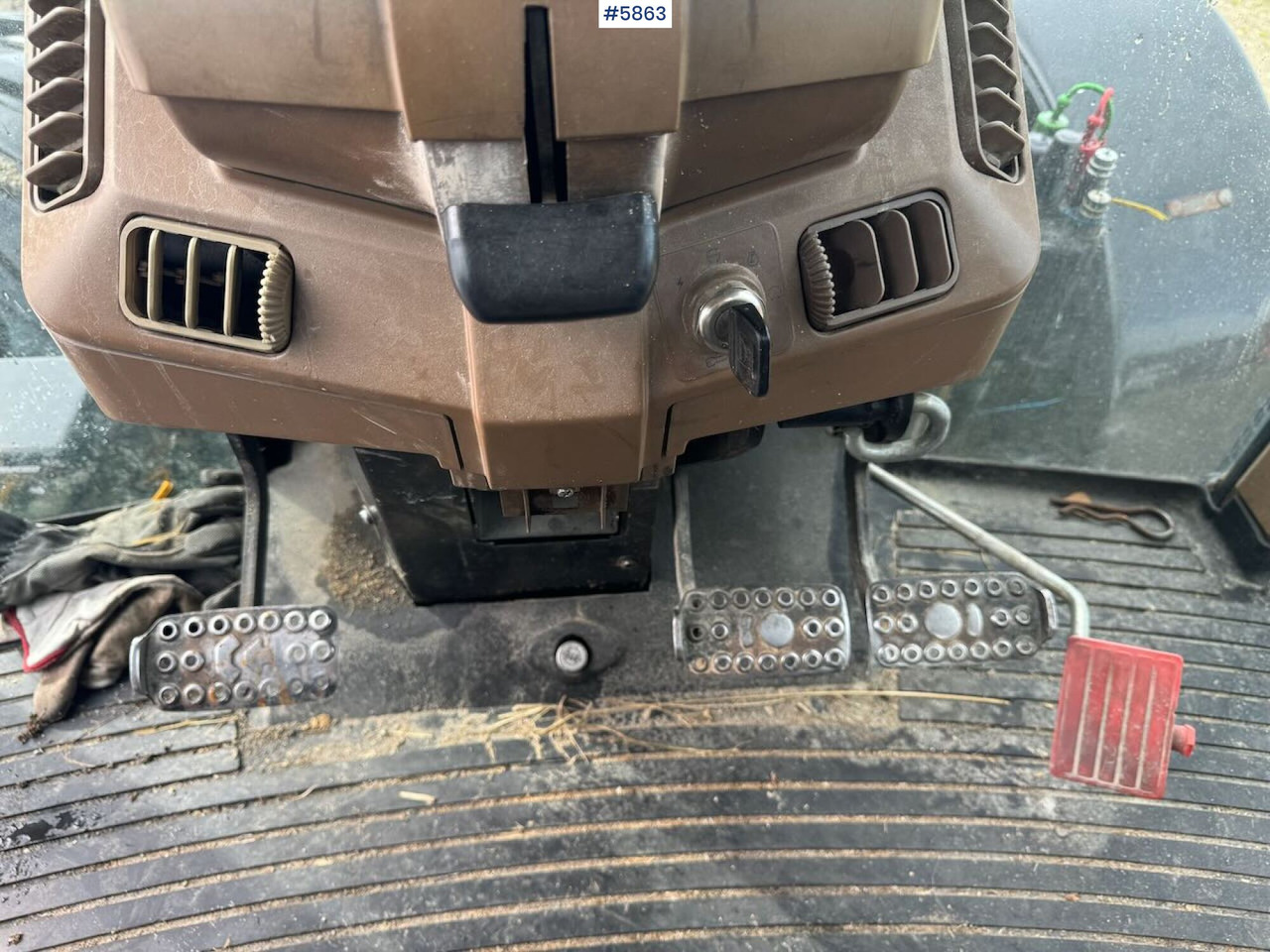 جرار 1996 John Deere 6400 4x4 w/ front loader.: صور 17 جرار 1996 John Deere 6400 4x4 w/ front loader.: صور 17