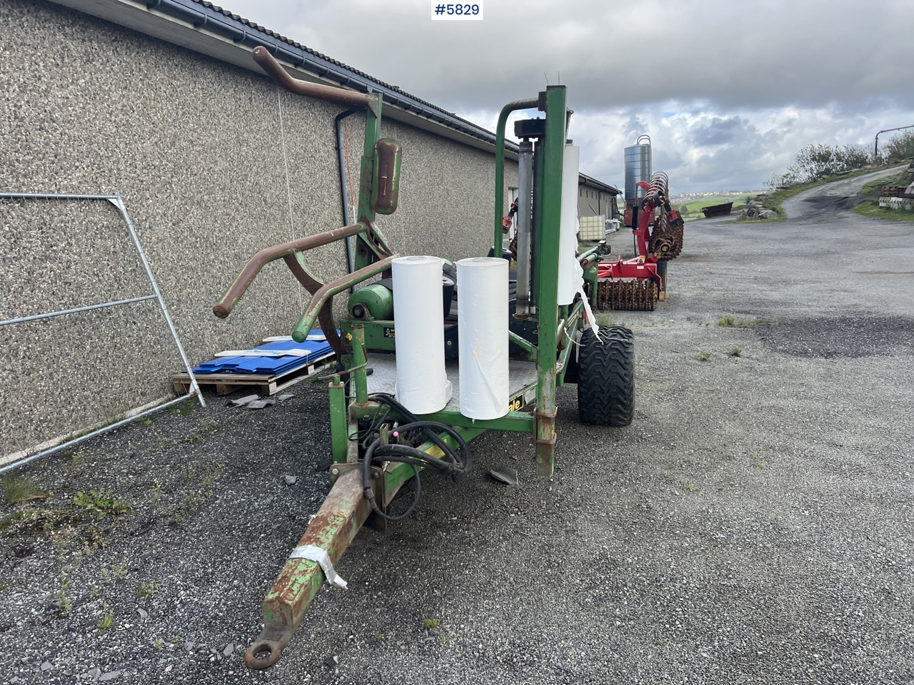 1996 Mchale 991B round bale wrapper - معدات القش: صور 4 1996 Mchale 991B round bale wrapper - معدات القش: صور 4