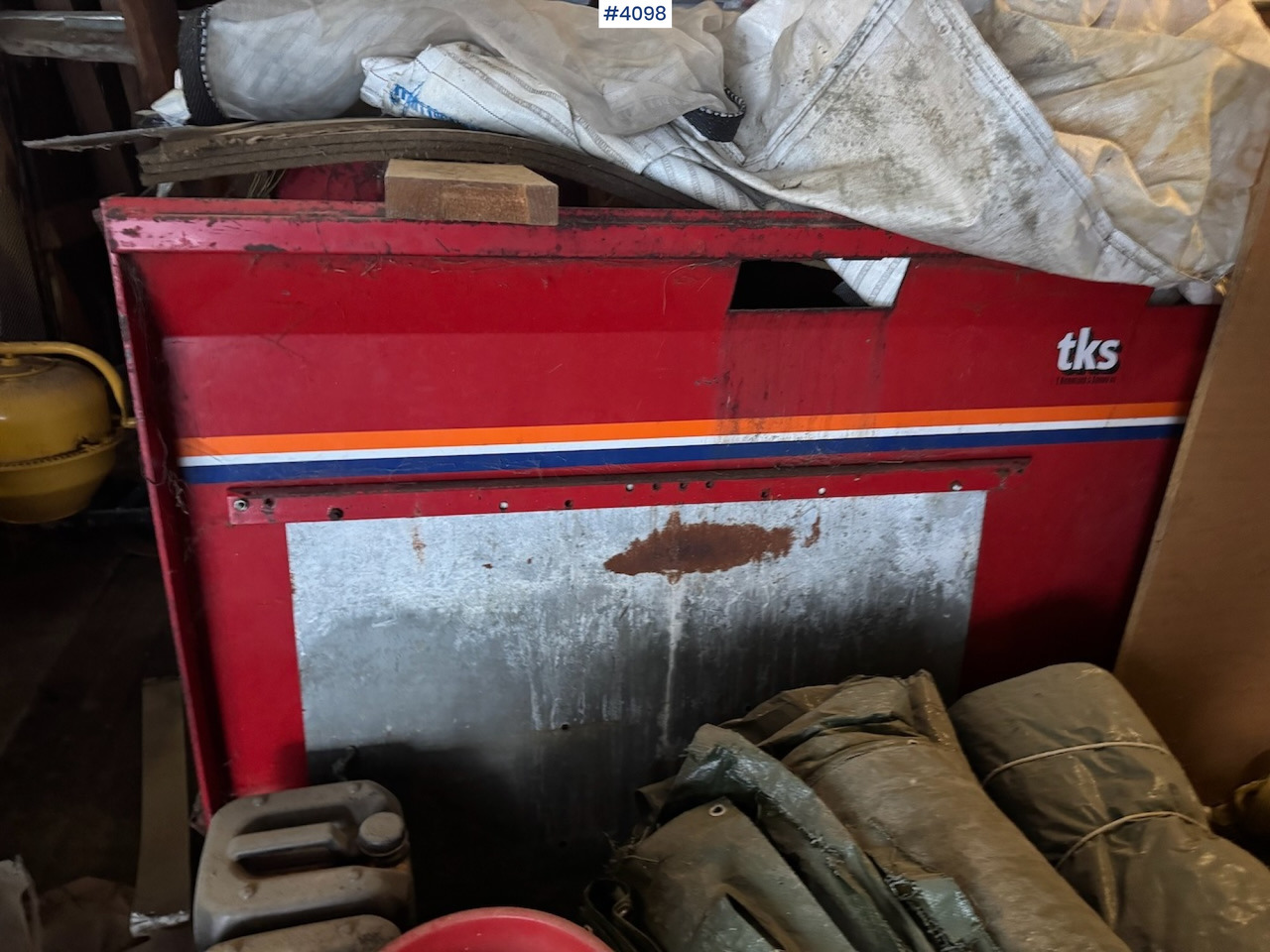 1998 TKS R-150 round bale spreader - معدات القش: صور 4 1998 TKS R-150 round bale spreader - معدات القش: صور 4