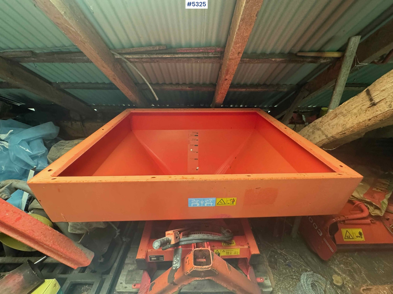 1999 Rauch MDS 81 fertilizer spreader - آلة رش الأسمدة: صور 4 1999 Rauch MDS 81 fertilizer spreader - آلة رش الأسمدة: صور 4