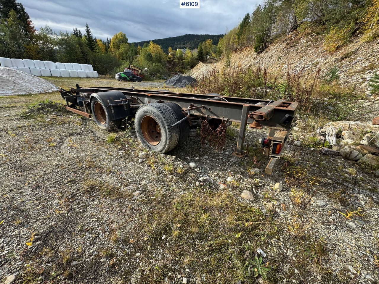 2002 Istrail container trailer. Repair object. - عربة مسطحة منخفضة مقطورة: صور 4 2002 Istrail container trailer. Repair object. - عربة مسطحة منخفضة مقطورة: صور 4