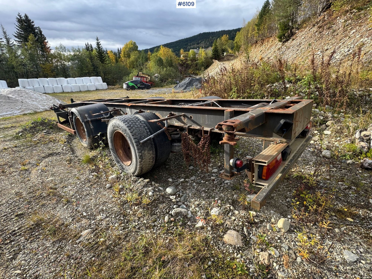 2002 Istrail container trailer. Repair object. - عربة مسطحة منخفضة مقطورة: صور 5 2002 Istrail container trailer. Repair object. - عربة مسطحة منخفضة مقطورة: صور 5