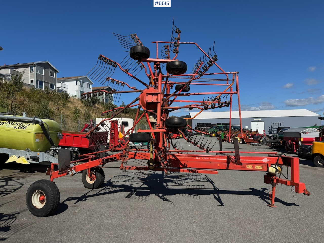 2002 Kuhn GA 7301 Collecting rake - معدات القش: صور 2 2002 Kuhn GA 7301 Collecting rake - معدات القش: صور 2