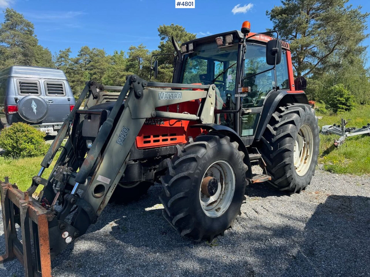 2002 Valtra 6300 4x4 w/ front loader - جرار: صور 2 2002 Valtra 6300 4x4 w/ front loader - جرار: صور 2