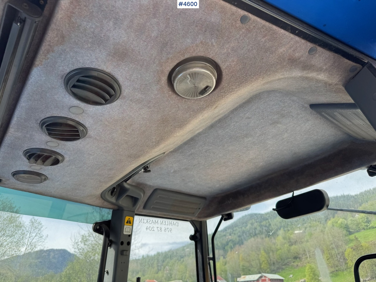 جرار 2005 New Holland TM190 w/front loader: صور 23