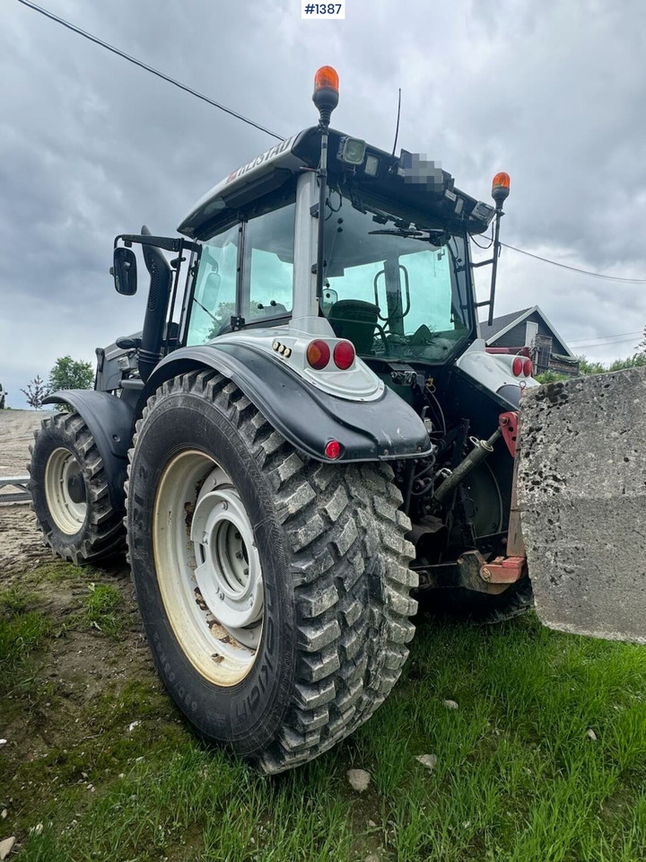 2007 Valtra T190 4x4 Tractor w/ bucket - جرار: صور 5 2007 Valtra T190 4x4 Tractor w/ bucket - جرار: صور 5