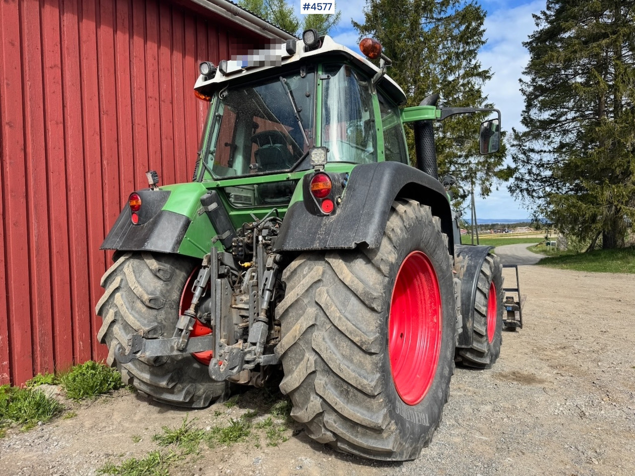 2009 Fendt 415 Vario 4x4 w/ Front hydraulics and Front loader. - جرار: صور 5 2009 Fendt 415 Vario 4x4 w/ Front hydraulics and Front loader. - جرار: صور 5
