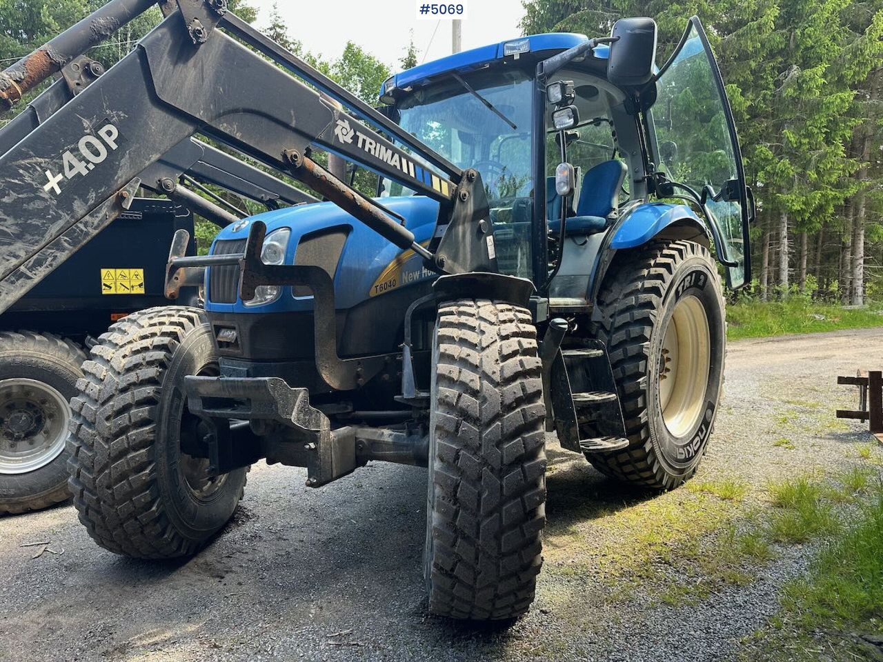 2009 New Holland T6040 SS w/ Trima front loader - جرار: صور 3 2009 New Holland T6040 SS w/ Trima front loader - جرار: صور 3