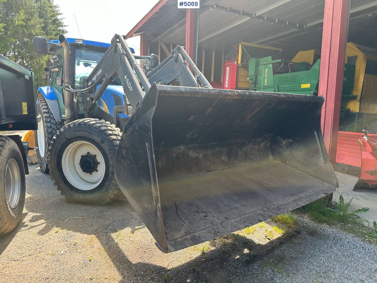 2009 New Holland T6040 SS w/ Trima front loader - جرار: صور 5 2009 New Holland T6040 SS w/ Trima front loader - جرار: صور 5