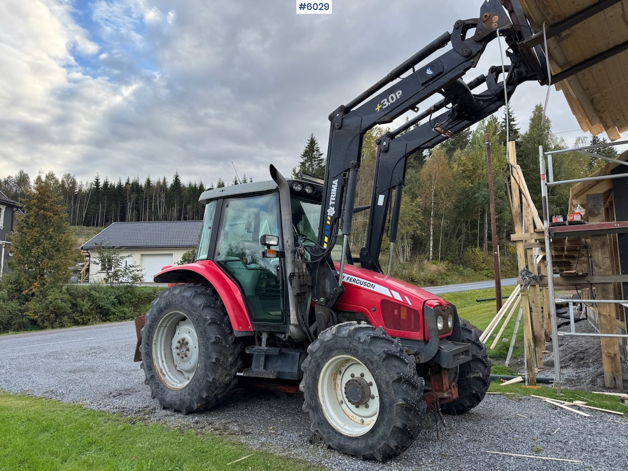 2010 Massey Ferguson 5445 with Front Loader - جرار: صور 3 2010 Massey Ferguson 5445 with Front Loader - جرار: صور 3