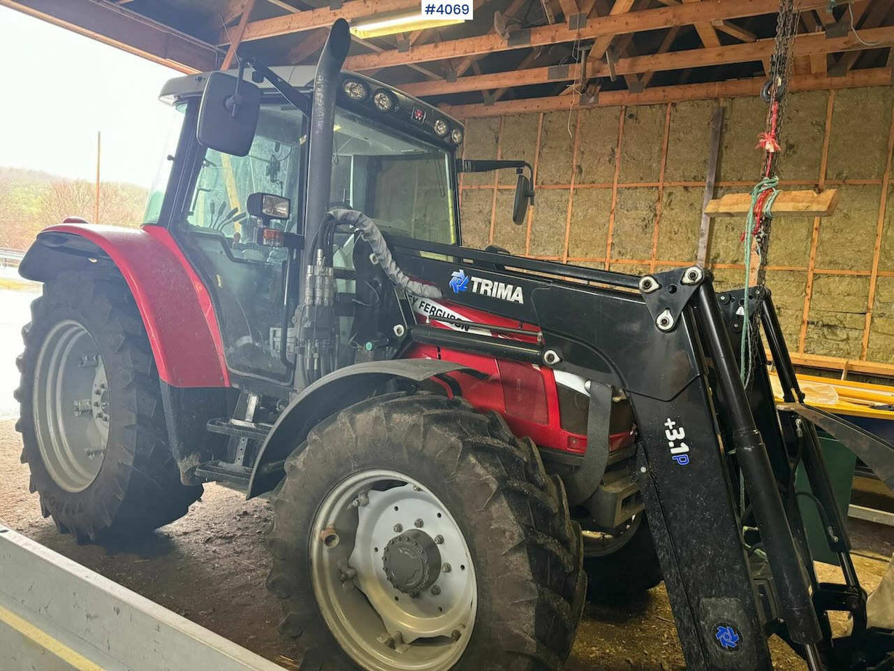 2013 Massey Ferguson 5455 w/ front loader, 2 buckets, pallet forks and blades. 1020 hours! - جرار: صور 1 2013 Massey Ferguson 5455 w/ front loader, 2 buckets, pallet forks and blades. 1020 hours! - جرار: صور 1