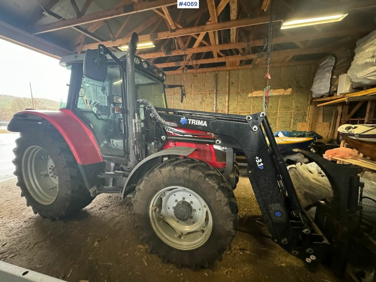 2013 Massey Ferguson 5455 w/ front loader, 2 buckets, pallet forks and blades. 1020 hours! - جرار: صور 4 2013 Massey Ferguson 5455 w/ front loader, 2 buckets, pallet forks and blades. 1020 hours! - جرار: صور 4