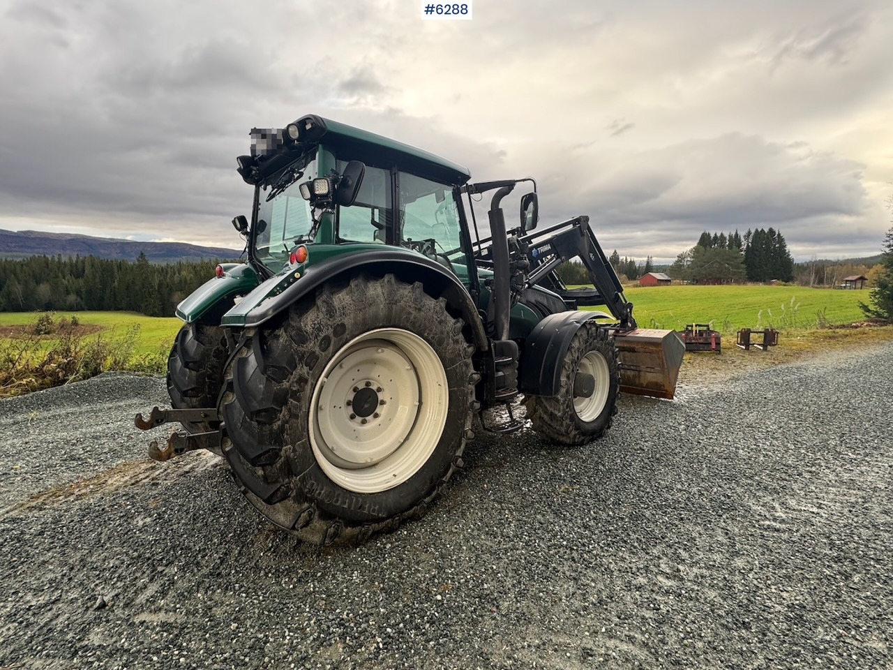 2013 Valtra T203 w/ Trima front loader, snow bucket, gravel bucket, pallet forks and timber clamp! - جرار: صور 4 2013 Valtra T203 w/ Trima front loader, snow bucket, gravel bucket, pallet forks and timber clamp! - جرار: صور 4