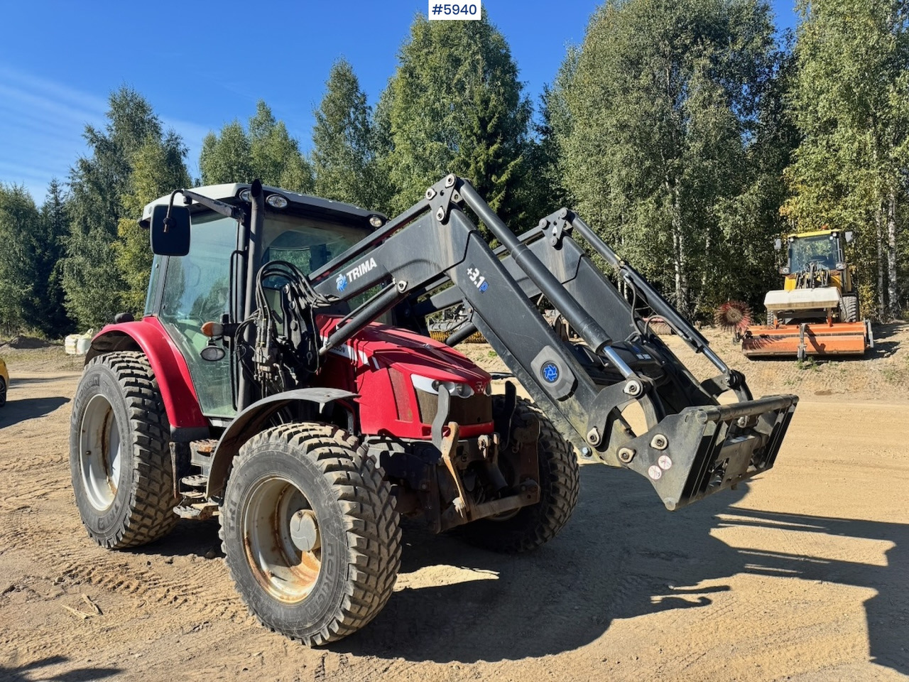 2014 Massey Ferguson 5610 w/ Front Loader and Hydraulics. 1950 hours! - جرار: صور 1 2014 Massey Ferguson 5610 w/ Front Loader and Hydraulics. 1950 hours! - جرار: صور 1